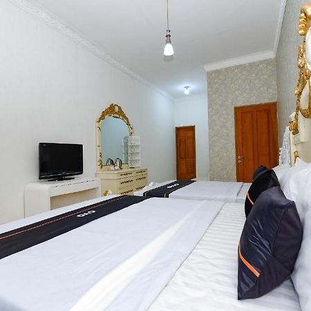 Guest House Gethsemane Salatiga Bagian luar foto