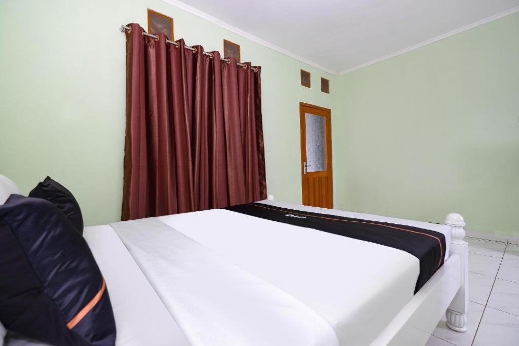 Guest House Gethsemane Salatiga Bagian luar foto