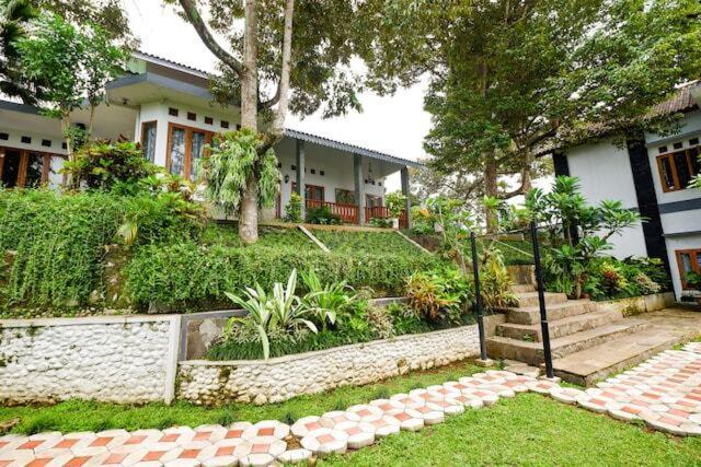 Guest House Gethsemane Salatiga Bagian luar foto